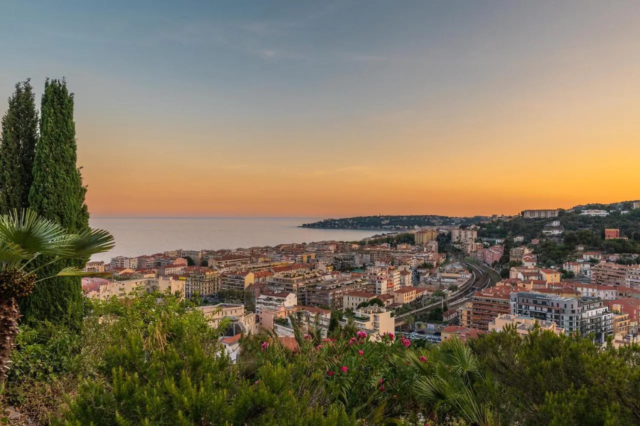 Villa Bethanie, Villa D'Epoque Sur Les Collines, Vue Imprenable Sur Menton Et La Mer