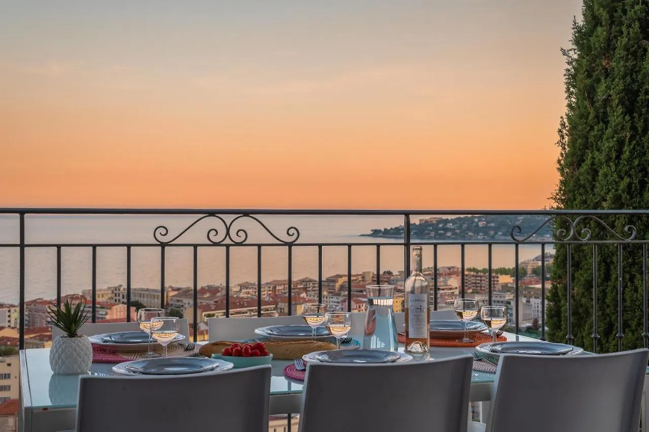 Villa Bethanie, Villa D'Epoque Sur Les Collines, Vue Imprenable Sur Menton Et La Mer